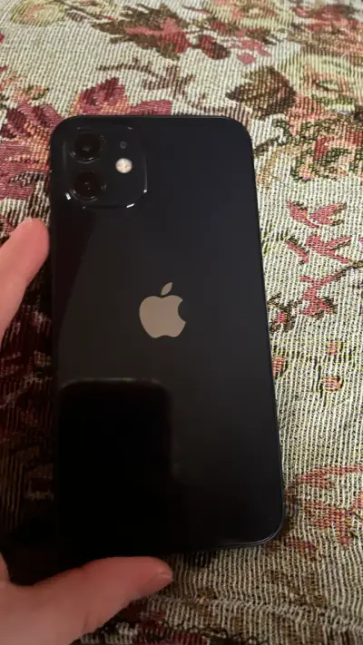 iPhone 12 en buen estado con batería al 79% - miniatura 3