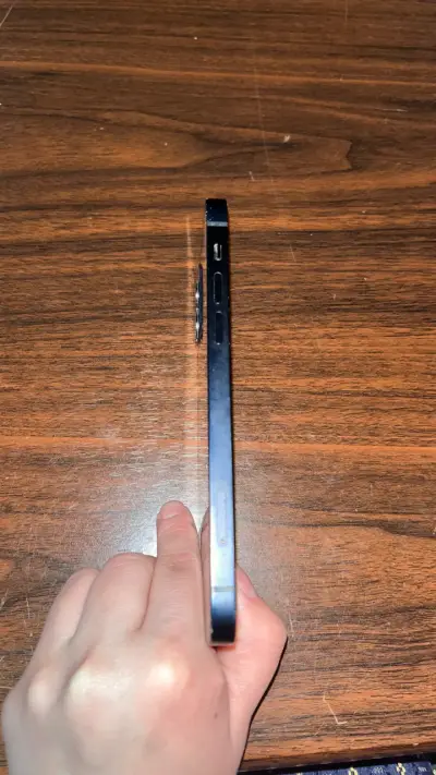 iPhone 12 en buen estado con batería al 79% - miniatura 4