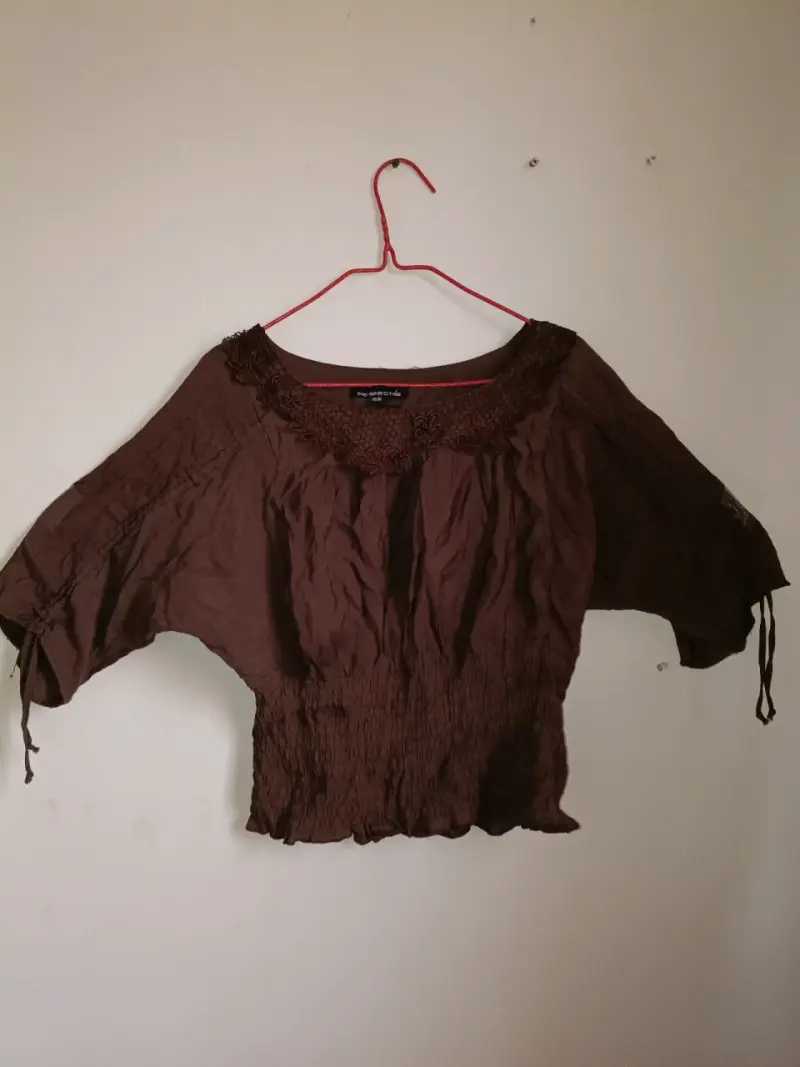 Blusa marrón manga 3/4 con encaje - 1