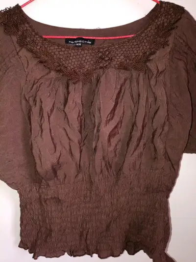 Blusa marrón manga 3/4 con encaje - miniatura 3