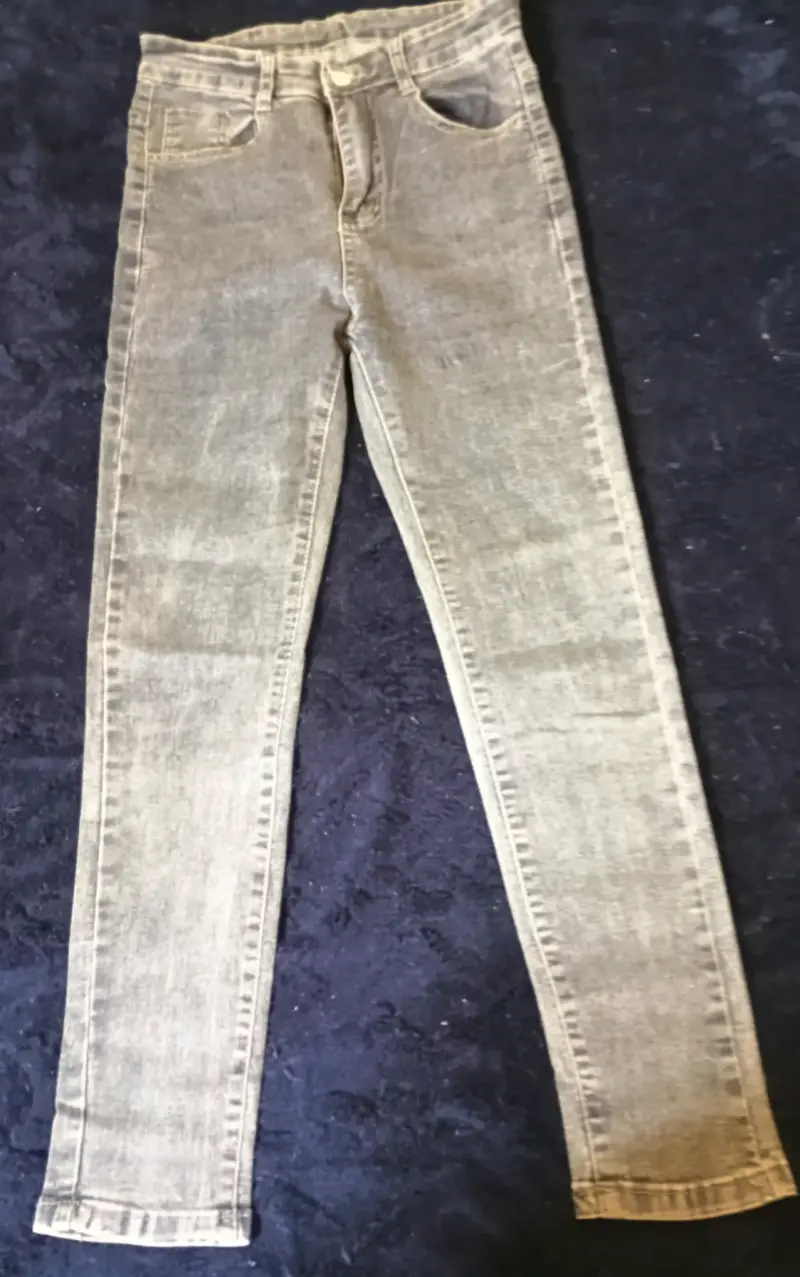 Jeans ajustados color gris claro
