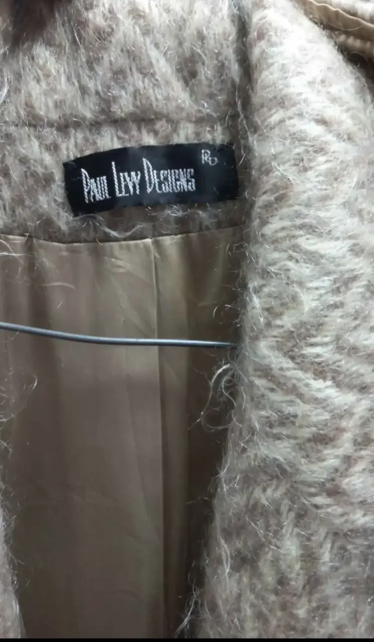 Abrigo de lana Paul Levy Designs beige