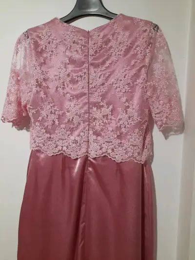 Vestido de fiesta rosa con encaje floral - miniatura 5
