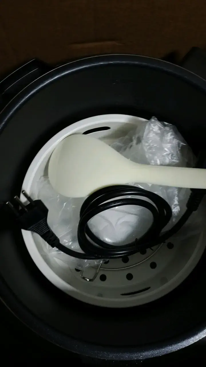 Olla Multicooker Midea con 12 Programas - 2
