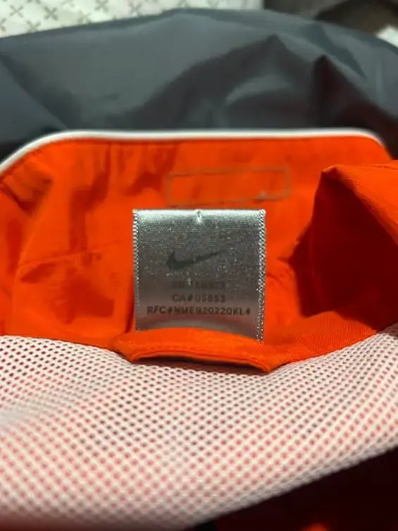 Chaqueta deportiva Nike naranja y gris - 5