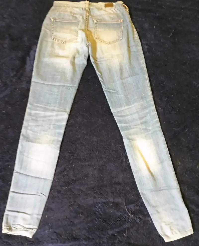 Jeans ajustados para mujer en azul claro - 2