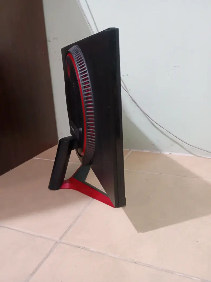 Monitor LG de 24 pulgadas para gaming - 3