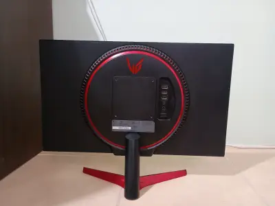Monitor LG de 24 pulgadas para gaming - miniatura 4