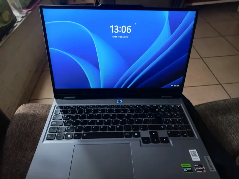 Laptop Lenovo AMD Ryzen 7 24GB RAM - 2
