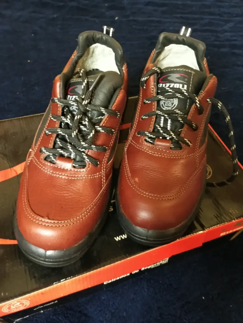 Zapatos de cuero marrón para hombre