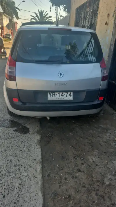 Renault Scenic 2005 en buen estado - miniatura 2