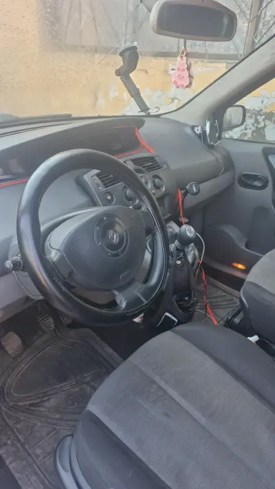 Renault Scenic 2005 en buen estado - miniatura 3