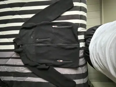 Chaqueta polar negra Ellus con cierre - miniatura 1