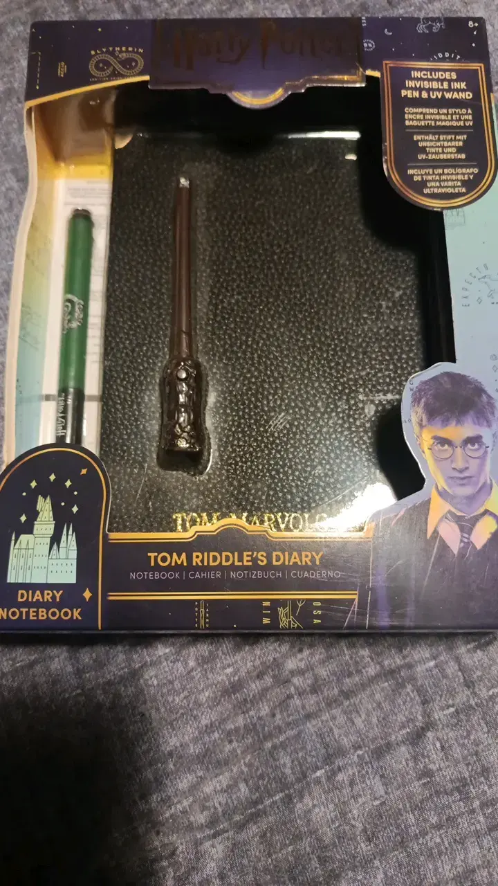 Diario de Tom Riddle con bolígrafo y varita UV - 1