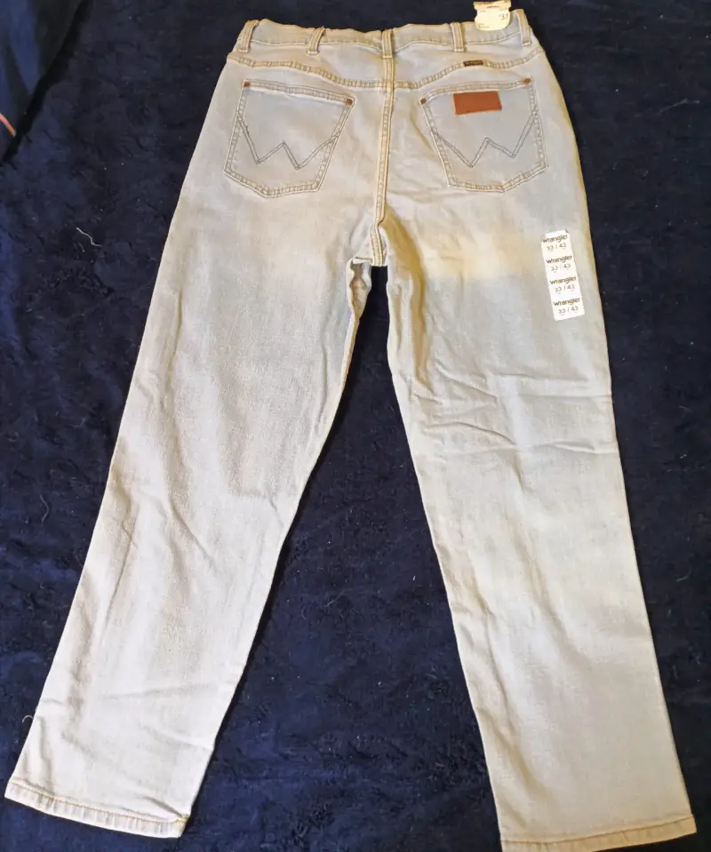 Jeans de mezclilla claros para hombre - 3