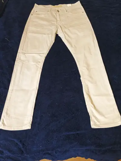 Pantalones beige Wrangler para hombre - miniatura 1