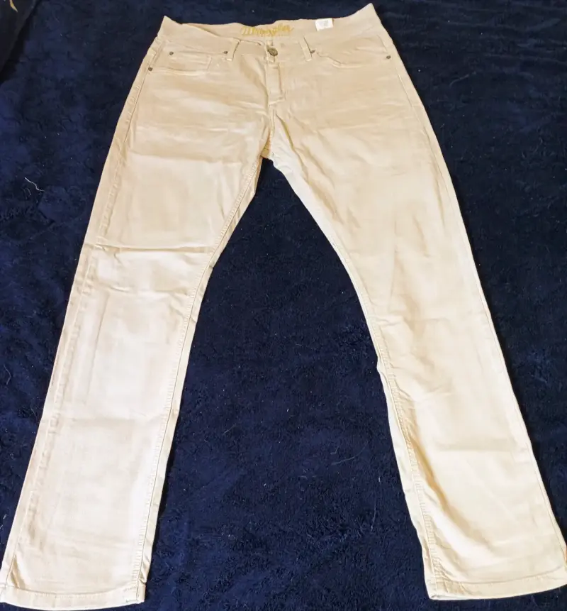 Pantalones beige Wrangler para hombre - 2