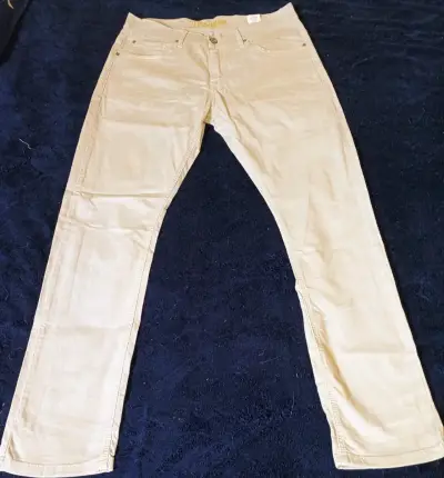 Pantalones beige Wrangler para hombre - miniatura 2