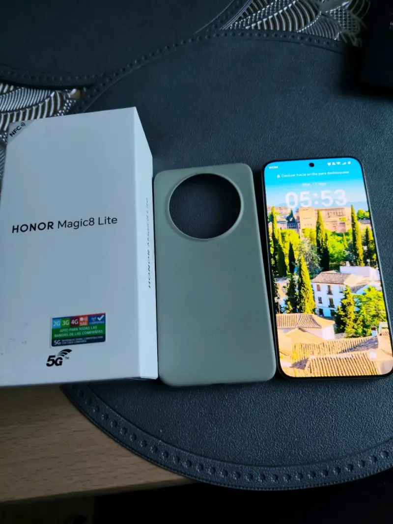 Smartphone Honor Magic8 Lite 5G con funda - 1