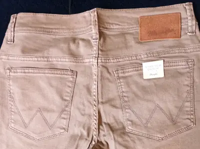 Jeans Wrangler Slim Low Rise café claro - miniatura 2