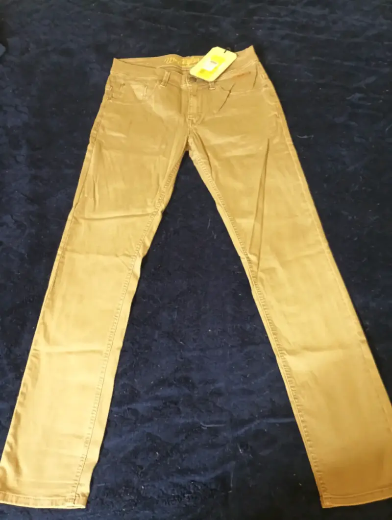 Jeans Wrangler Slim Low Rise café claro - 4
