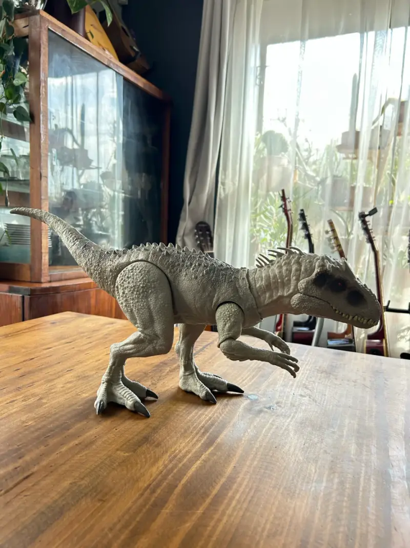 Figura Indominus Rex articulada - 3