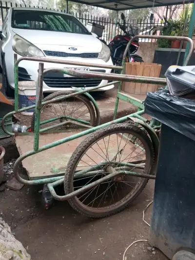 Triciclo de carga de metal con ruedas grandes - miniatura 1