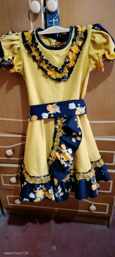 Vestido de huasa talla 10 - miniatura 1