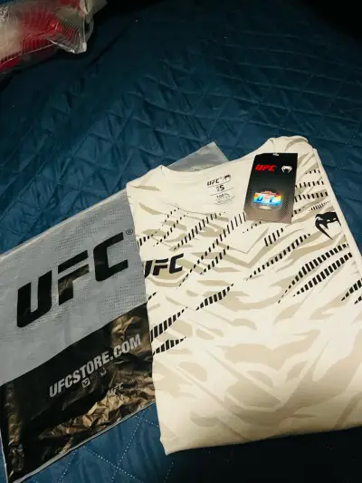 Polera UFC blanca talla s - miniatura 1