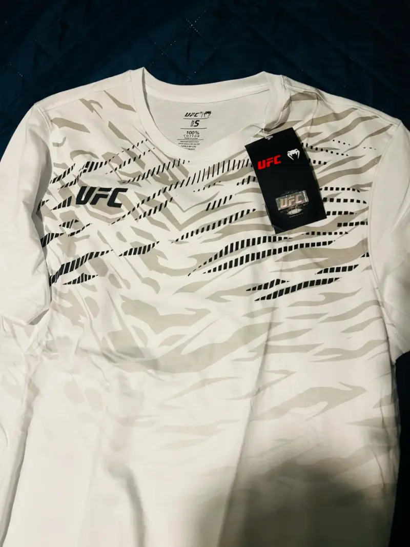 Polera UFC blanca talla s - 2
