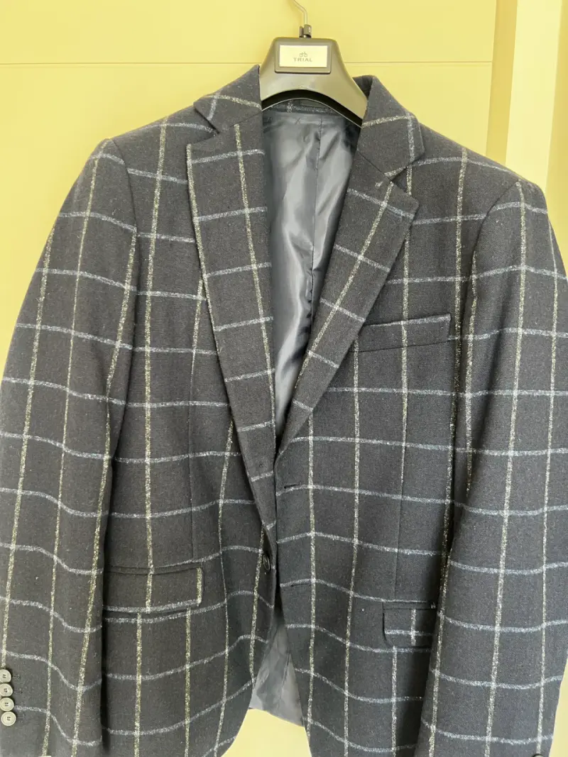 Blazer a cuadros gris marca Trial - 1