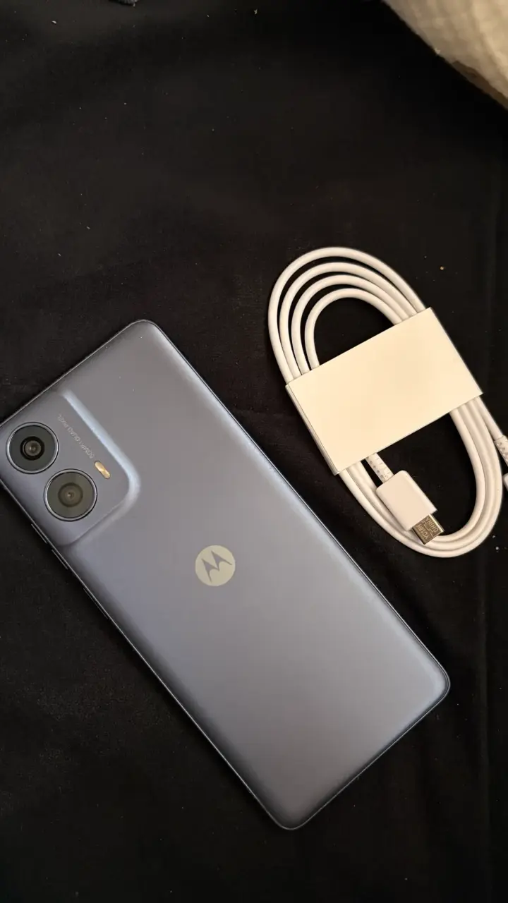 Motorola Moto G24 Power con cable USB-C - 1