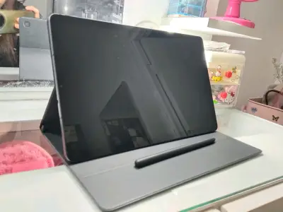 Tablet Samsung Galaxy Tab S6 Lite 2024 con funda - miniatura 2