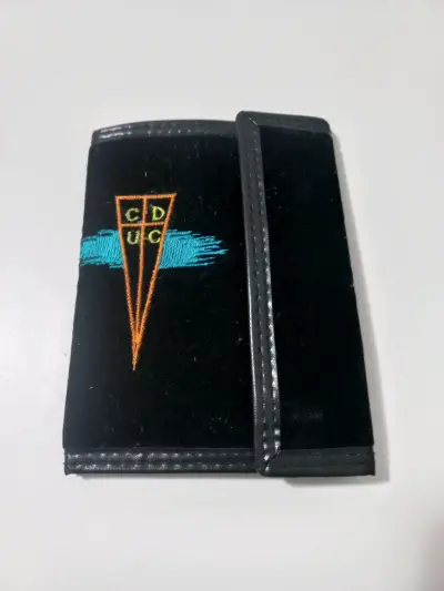 Billetera negra con logo CDUC y cierre - miniatura 1