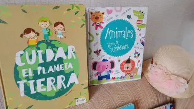 Lote de libros y juguetes para niños y niñitas - miniatura 6
