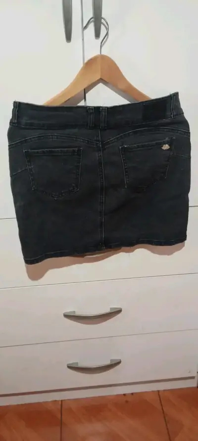 Falda de mezclilla negra Fiorucci talla M (44) - miniatura 2