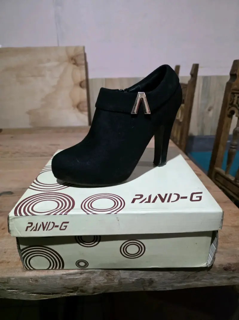 Botines de tacón alto negros Pand-G