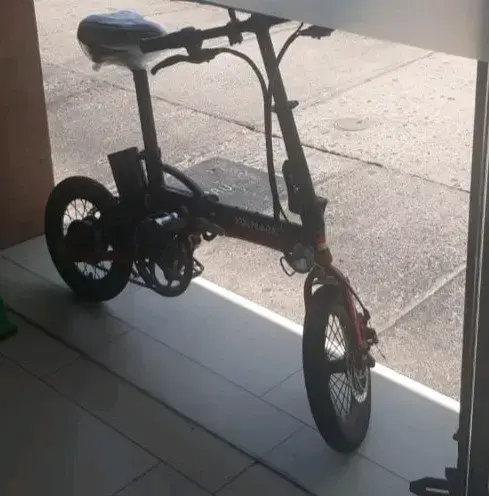 Bicicleta Eléctrica Plegable Volmark Negra y Roja - 2