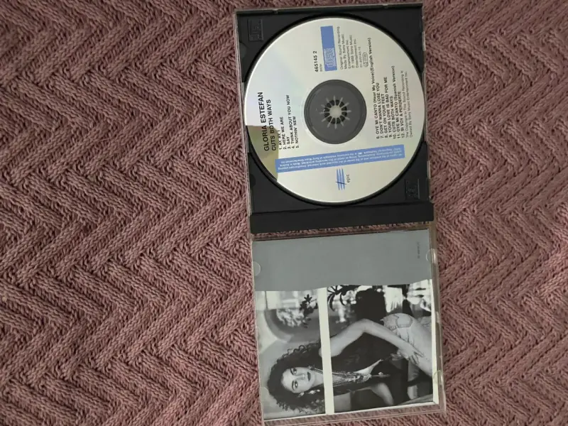 CD de música Gloria Estefan - Cuts Both Ways - 2