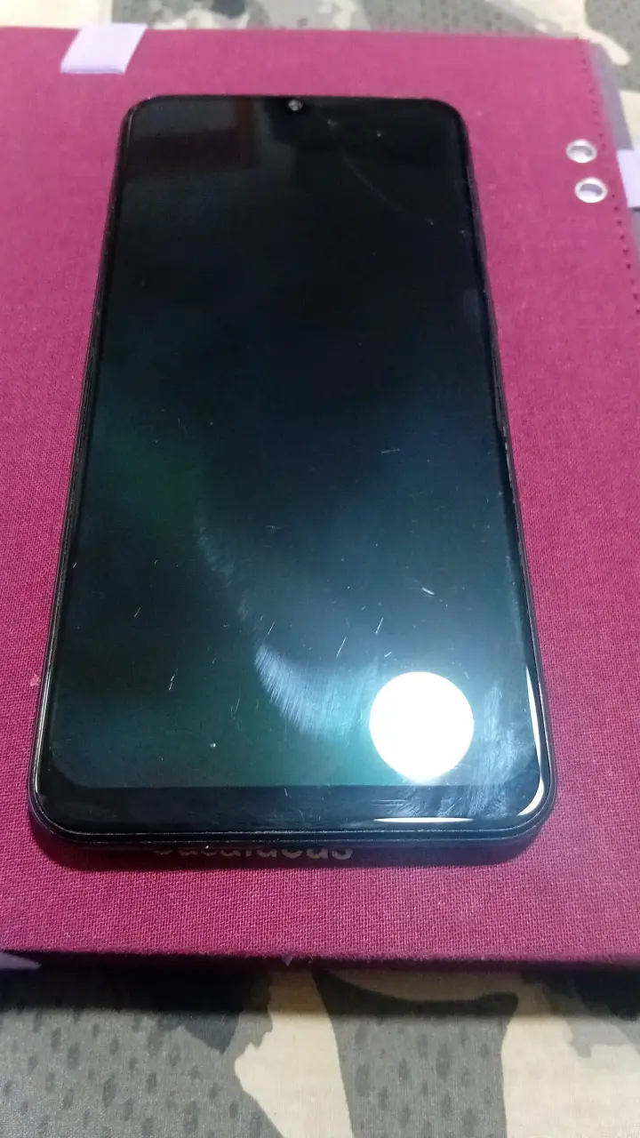 Smartphone Samsung Galaxy A30 en buen estado - 1