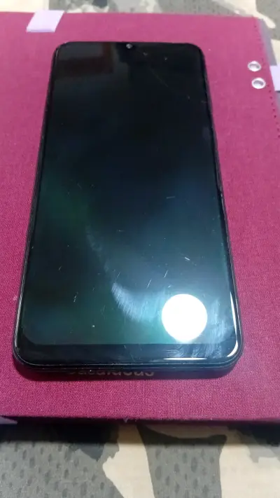 Smartphone Samsung Galaxy A30 en buen estado - miniatura 1