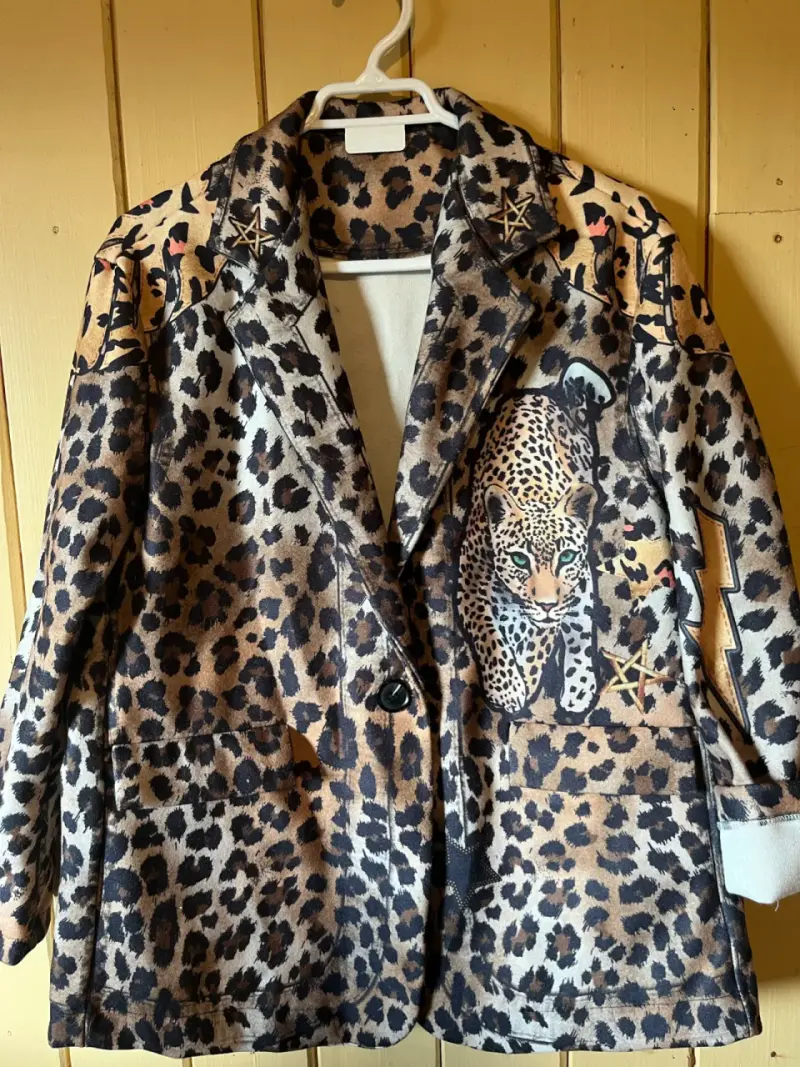 Chaqueta estampado leopardo con diseño de estrella - 1