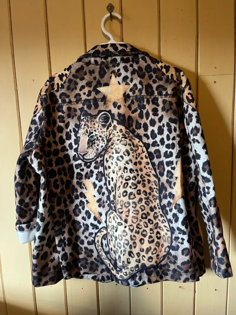 Chaqueta estampado leopardo con diseño de estrella - 2