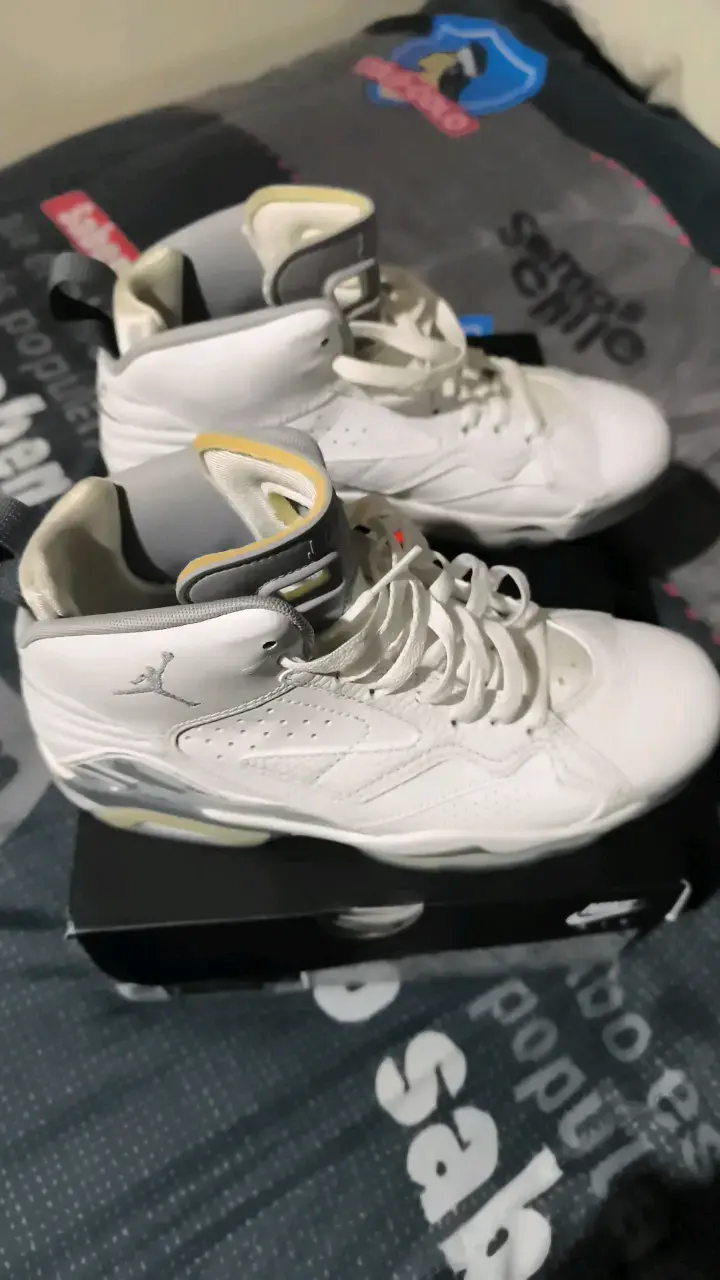Zapatillas deportivas blancas Nike Air Jordan - 2