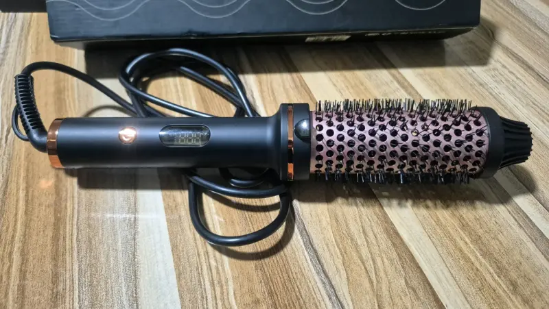 Cepillo alisador eléctrico con pantalla LED - 1