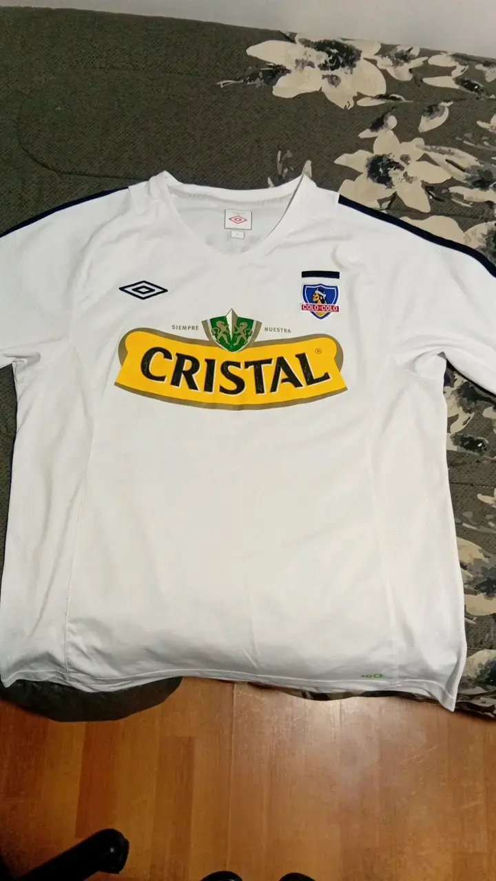 Camiseta Colo-Colo Umbro blanca con número 14 - 1