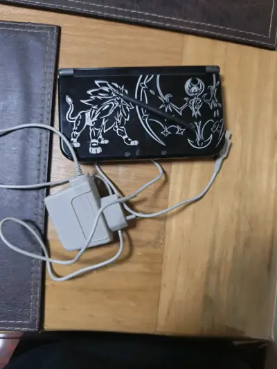 Consola Nintendo 3DS XL Edición Pokémon sol y luna - miniatura 1