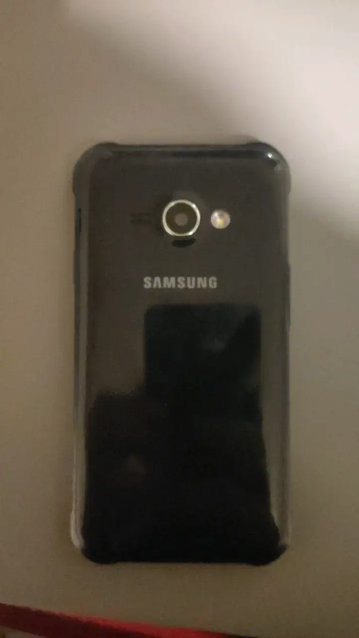 Smartphone Samsung Galaxy j1 ace en buen estado - 2