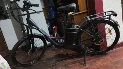 Bicicleta eléctrica 3Drive negra con batería potente - miniatura 1