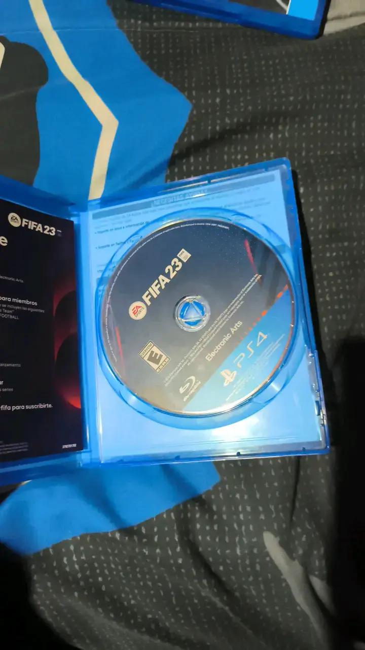 Videojuego FIFA 23 para PS4 en buen estado - 2